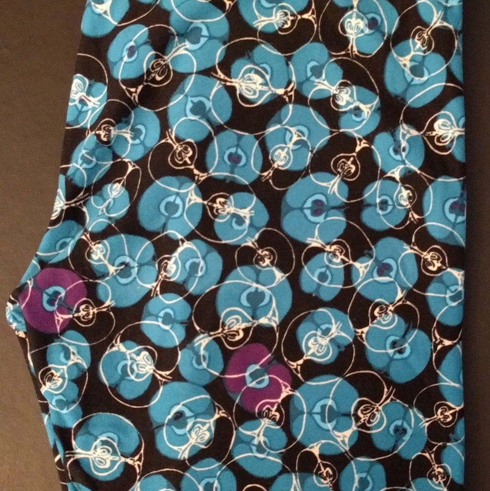 LuLaRoe NWOT OS apples